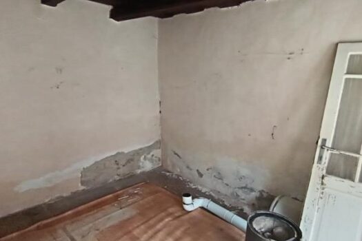 ELADÓ 2 SZOBÁS CSALÁDI HÁZ