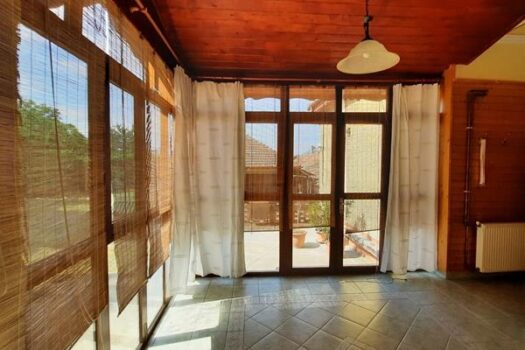 TÁLLYA KÖZPONTJÁBAN AZONNAL KÖLTÖZHETŐ CSALÁDI HÁZ