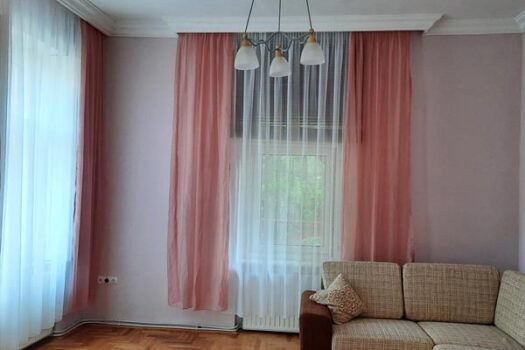 TÁLLYA KÖZPONTJÁBAN AZONNAL KÖLTÖZHETŐ CSALÁDI HÁZ