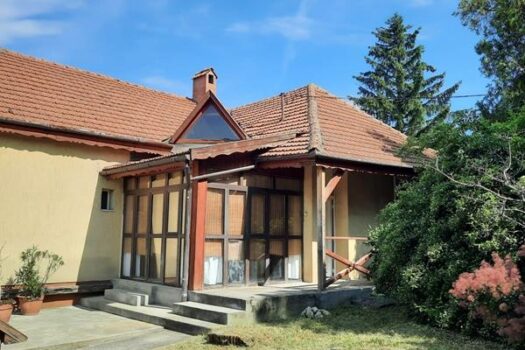 TÁLLYA KÖZPONTJÁBAN AZONNAL KÖLTÖZHETŐ CSALÁDI HÁZ