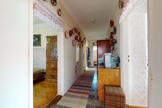 GÖNC LEGSZEBB HELYÉN KÁDÁR KOCKA JELLEGŰ