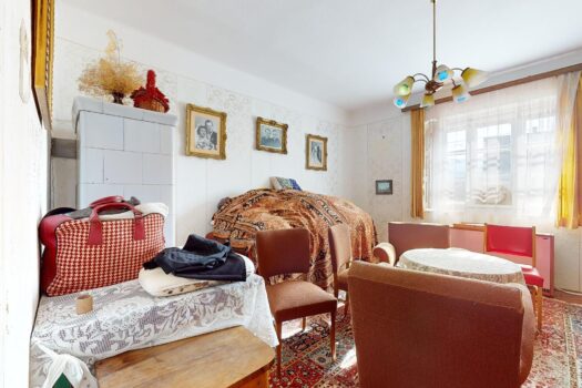 GÖNC LEGSZEBB HELYÉN KÁDÁR KOCKA JELLEGŰ