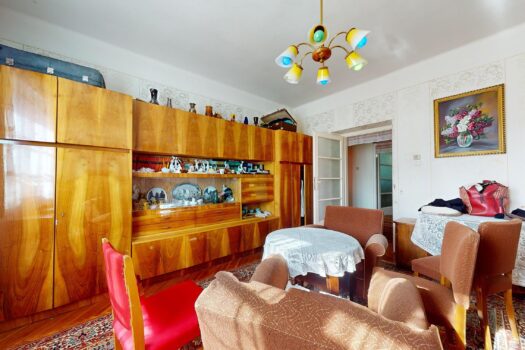 GÖNC LEGSZEBB HELYÉN KÁDÁR KOCKA JELLEGŰ