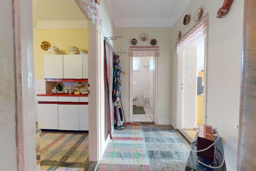 GÖNC LEGSZEBB HELYÉN KÁDÁR KOCKA JELLEGŰ