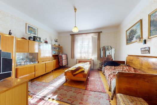 GÖNC LEGSZEBB HELYÉN KÁDÁR KOCKA JELLEGŰ