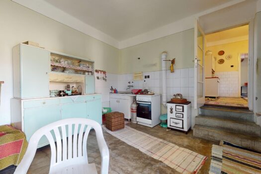 GÖNC LEGSZEBB HELYÉN KÁDÁR KOCKA JELLEGŰ