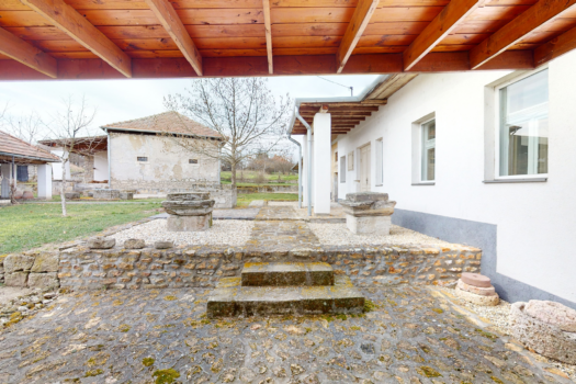 EKLEKTIKUS, EGYEDI, HATALMAS, EZT LÁTNI KELL