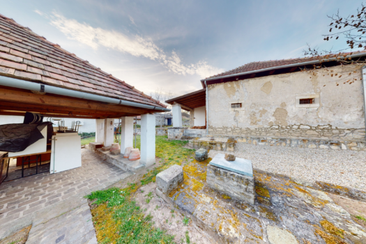 EKLEKTIKUS, EGYEDI, HATALMAS, EZT LÁTNI KELL