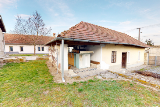 EKLEKTIKUS, EGYEDI, HATALMAS, EZT LÁTNI KELL