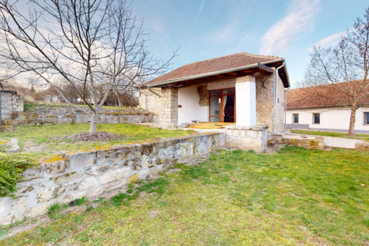 EKLEKTIKUS, EGYEDI, HATALMAS, EZT LÁTNI KELL