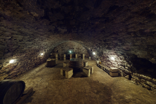 EKLEKTIKUS, EGYEDI, HATALMAS, EZT LÁTNI KELL