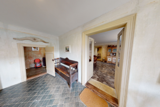 EKLEKTIKUS, EGYEDI, HATALMAS, EZT LÁTNI KELL