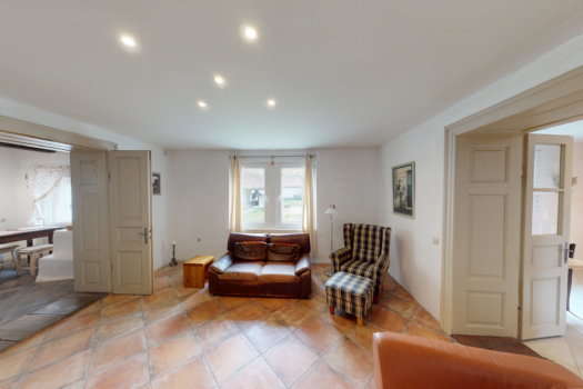 EKLEKTIKUS, EGYEDI, HATALMAS, EZT LÁTNI KELL