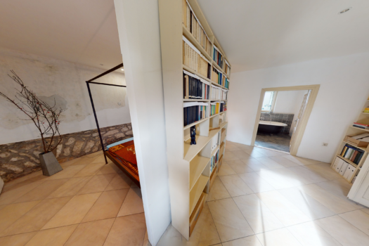 EKLEKTIKUS, EGYEDI, HATALMAS, EZT LÁTNI KELL