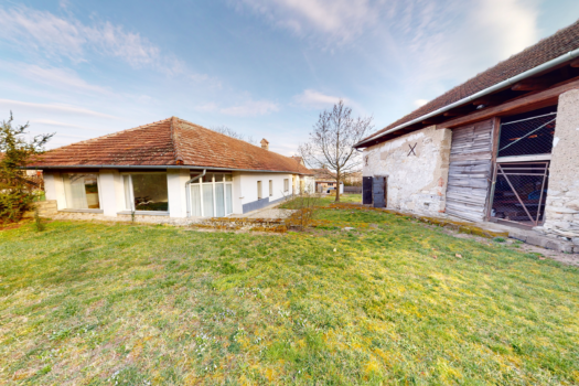 EKLEKTIKUS, EGYEDI, HATALMAS, EZT LÁTNI KELL