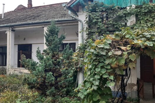 SZERENCS BELVÁROSÁBAN ELADÓ 4 SZOBÁS INGATLAN