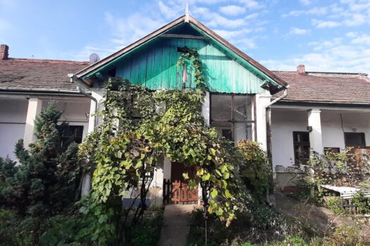 SZERENCS BELVÁROSÁBAN ELADÓ 4 SZOBÁS INGATLAN