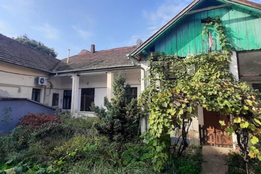 SZERENCS BELVÁROSÁBAN ELADÓ 4 SZOBÁS INGATLAN