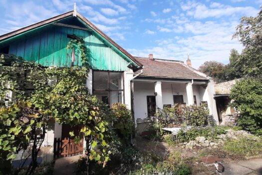 SZERENCS BELVÁROSÁBAN ELADÓ 4 SZOBÁS INGATLAN