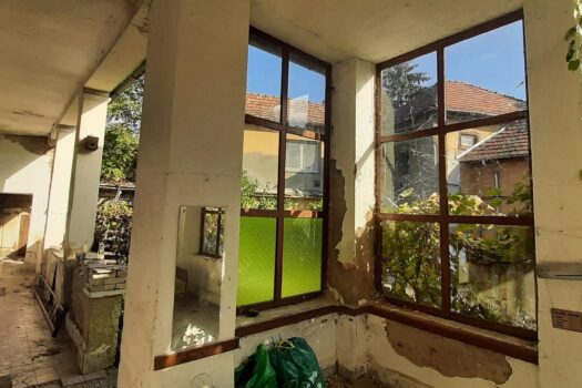 SZERENCS BELVÁROSÁBAN ELADÓ 4 SZOBÁS INGATLAN