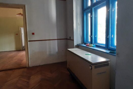 SZERENCS BELVÁROSÁBAN ELADÓ 4 SZOBÁS INGATLAN