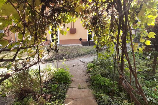 SZERENCS BELVÁROSÁBAN ELADÓ 4 SZOBÁS INGATLAN