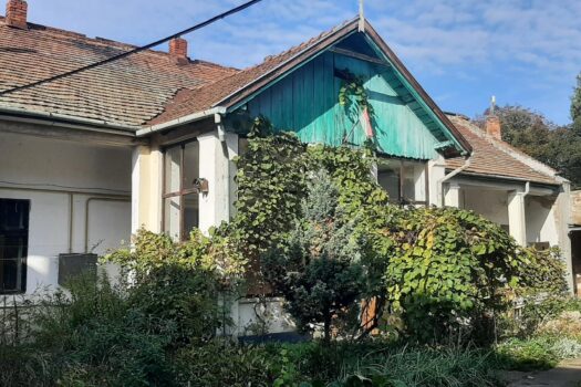 SZERENCS BELVÁROSÁBAN ELADÓ 4 SZOBÁS INGATLAN