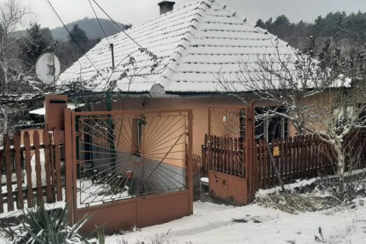 Eladó felújítandó családi ház Erdőbényén!