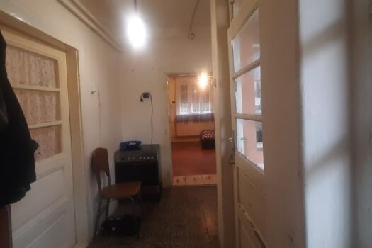 Eladó tágas, bájos családi ház Monok fő utcáján!