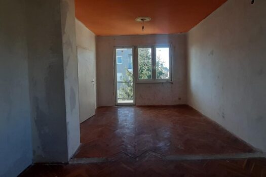 Felújítás alatt álló 62 m²-es, 3. emeleti bérházi lakás Szerencs belvárosában!