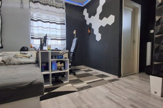 Eladó többfunkciós ingatlan Szerencs belvárosában – üzlettel, konditeremmel, nagy telekkel