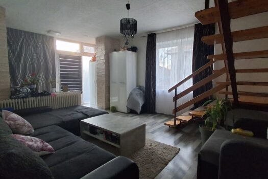 Eladó többfunkciós ingatlan Szerencs belvárosában – üzlettel, konditeremmel, nagy telekkel