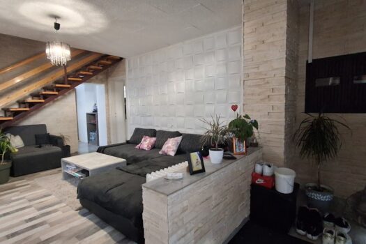 Eladó többfunkciós ingatlan Szerencs belvárosában – üzlettel, konditeremmel, nagy telekkel