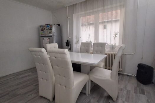 Eladó többfunkciós ingatlan Szerencs belvárosában – üzlettel, konditeremmel, nagy telekkel