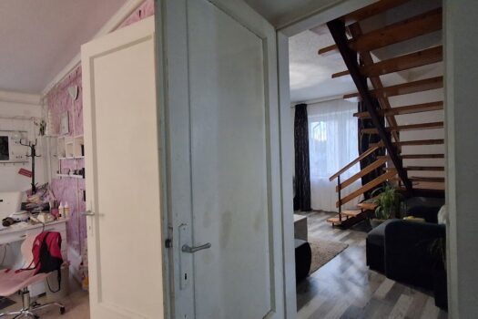 Eladó többfunkciós ingatlan Szerencs belvárosában – üzlettel, konditeremmel, nagy telekkel