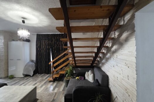 Eladó többfunkciós ingatlan Szerencs belvárosában – üzlettel, konditeremmel, nagy telekkel