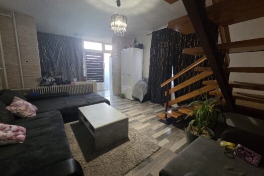 Eladó többfunkciós ingatlan Szerencs belvárosában – üzlettel, konditeremmel, nagy telekkel