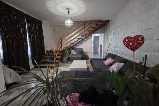 Eladó többfunkciós ingatlan Szerencs belvárosában – üzlettel, konditeremmel, nagy telekkel