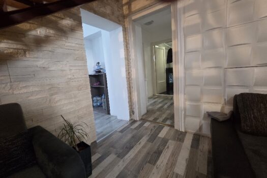 Eladó többfunkciós ingatlan Szerencs belvárosában – üzlettel, konditeremmel, nagy telekkel