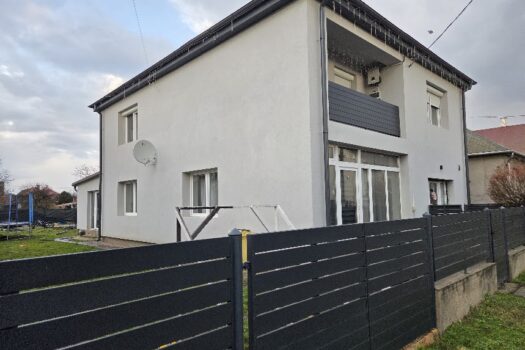 Eladó többfunkciós ingatlan Szerencs belvárosában – üzlettel, konditeremmel, nagy telekkel