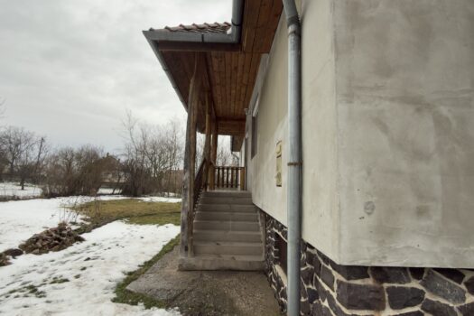 Eladó családi ház Monokon – masszív szerkezet, bővíthető kialakítás, kiváló befektetési potenciál