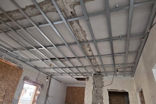 Eladó bővítés alatt álló családi ház nagy telekkel Abaújszántón