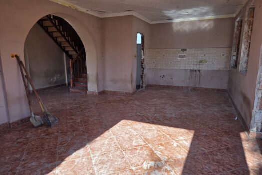 Eladó két különálló ingatlan egy telken, Monok fő utcáján – üzlet + családi ház, hatalmas telekkel és panorámával