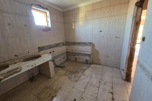 Eladó két különálló ingatlan egy telken, Monok fő utcáján – üzlet + családi ház, hatalmas telekkel és panorámával