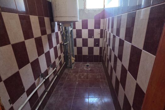 Eladó két különálló ingatlan egy telken, Monok fő utcáján – üzlet + családi ház, hatalmas telekkel és panorámával