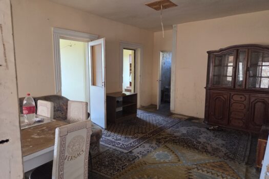 🏡 Borsod-Abaúj-Zemplén vármegyében, Monok főutcáján eladó egy 3 szobás, tégla építésű családi ház!