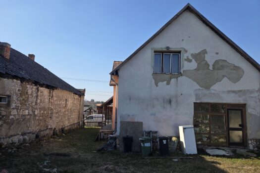 🏡 Borsod-Abaúj-Zemplén vármegyében, Monok főutcáján eladó egy 3 szobás, tégla építésű családi ház!