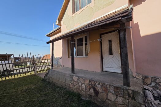 🏡 Borsod-Abaúj-Zemplén vármegyében, Monok főutcáján eladó egy 3 szobás, tégla építésű családi ház!