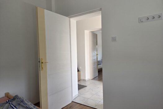 Teljeskörűen felújított, azonnal költözhető családi ház eladó Szegiben!