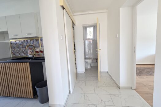 Teljeskörűen felújított, azonnal költözhető családi ház eladó Szegiben!